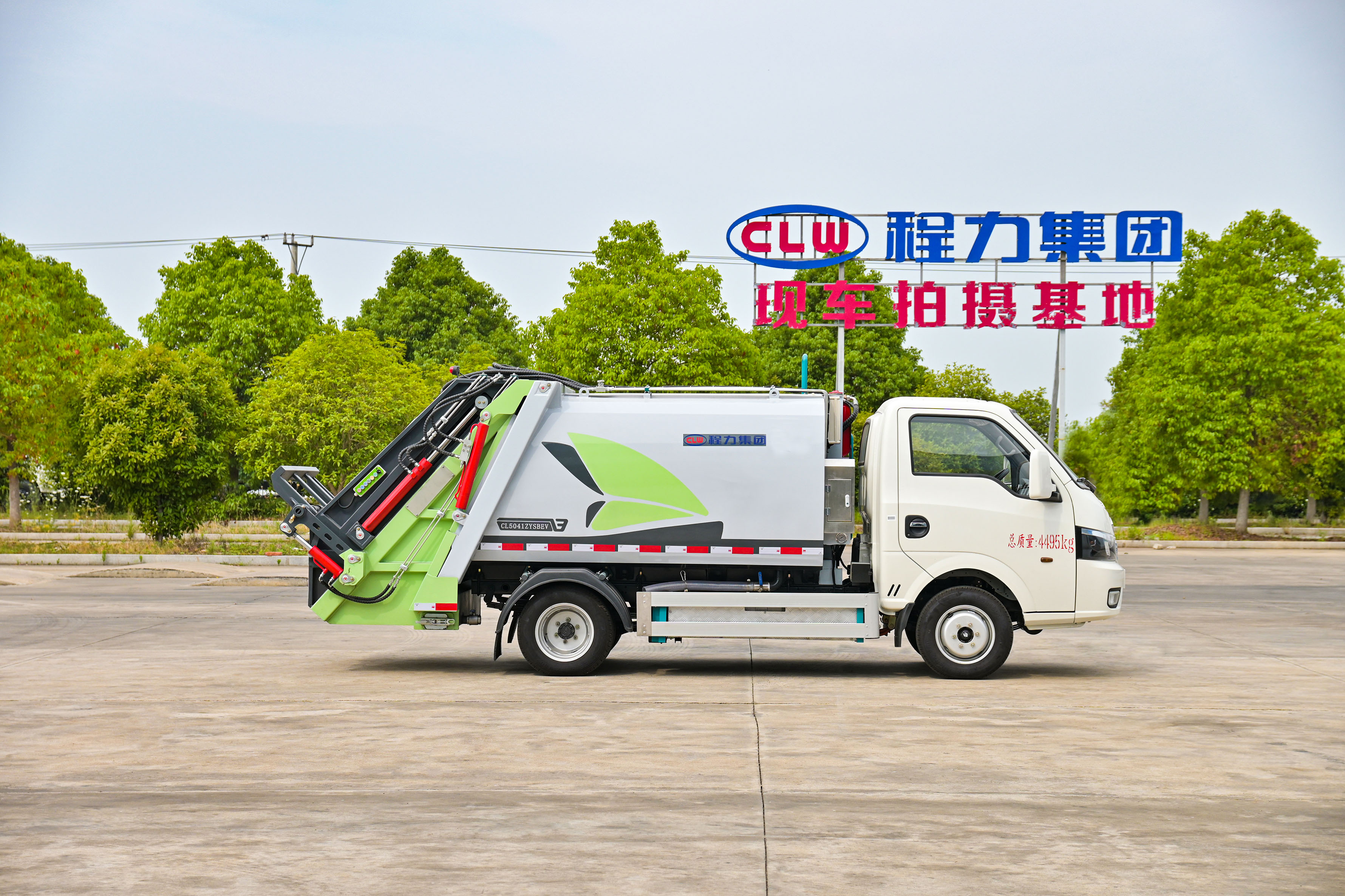 東風(fēng)華神純電動(dòng)4方高端壓縮垃圾車(chē)圖片3